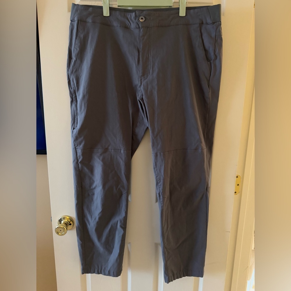 Swiss Alps pants • Men’s size 42